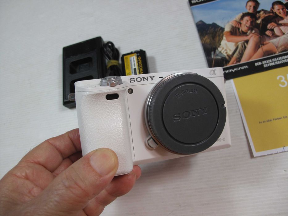 Sony a6000 - RESERVADA - com ou sem lentes, bom estado geral