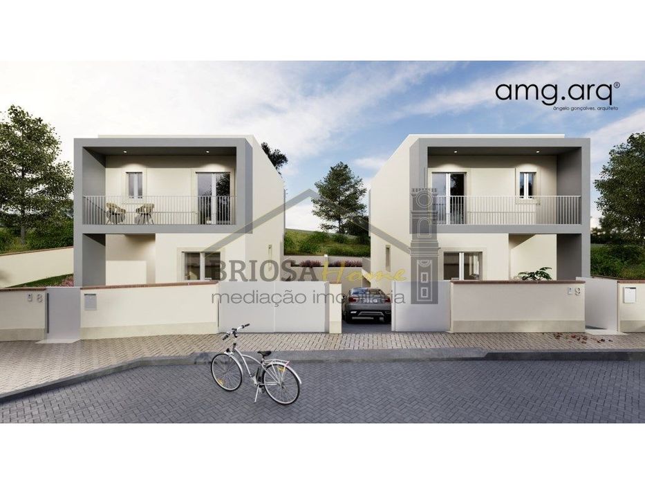 Moradia T4 em Santa Clara e Castelo Viegas