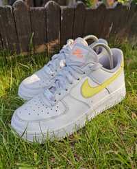 Damskie śliczne sneakersy Nike Air Force 1'07 WMNS rozmiar 38