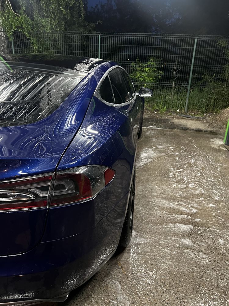 Tesla model S 90D
