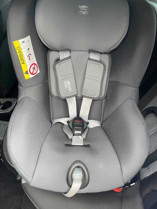 Fotelik samochodowy Britax Römer Dualfix 2 R obrotowy ISOFIX RWF 0–18