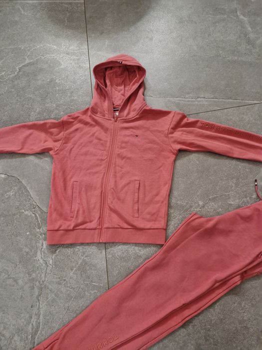 Różowe dresy Tommy Hilfiger 164
