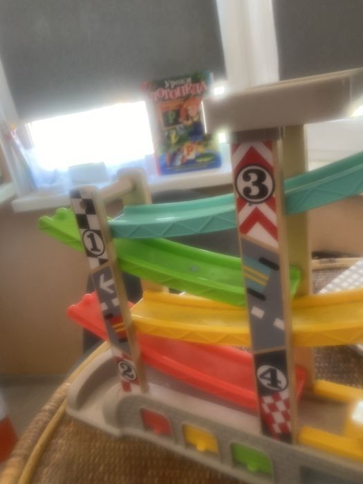 Срочно продам трассу с машинками