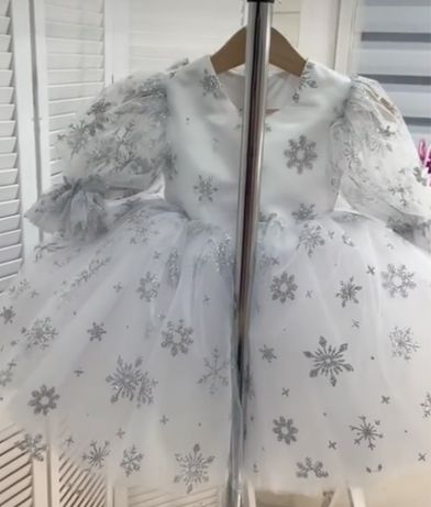 Продам платье снежинки
