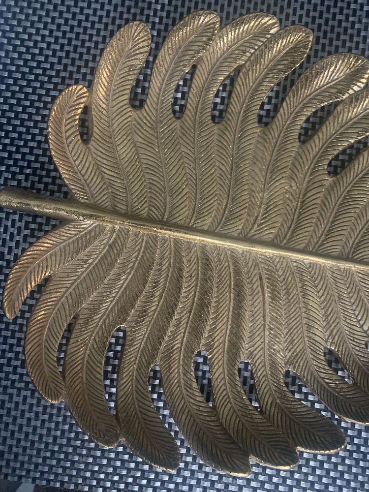 Patera dekoracyjna lśniąca złota liść egzotyczny