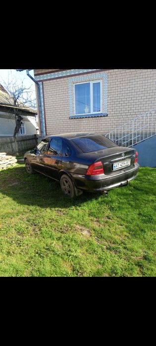 Продам Опель вектра б 1.6 1997 року