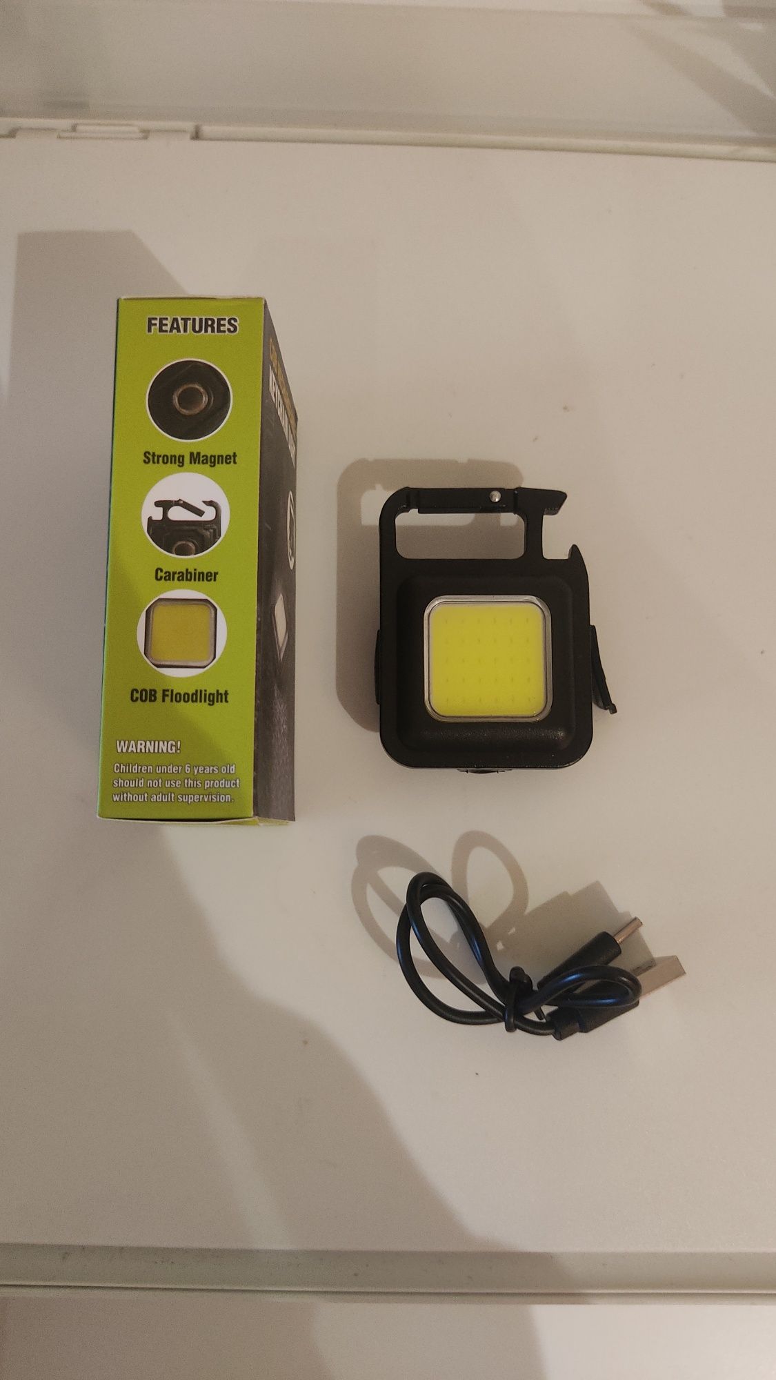 Mini lanterna LED recarregável