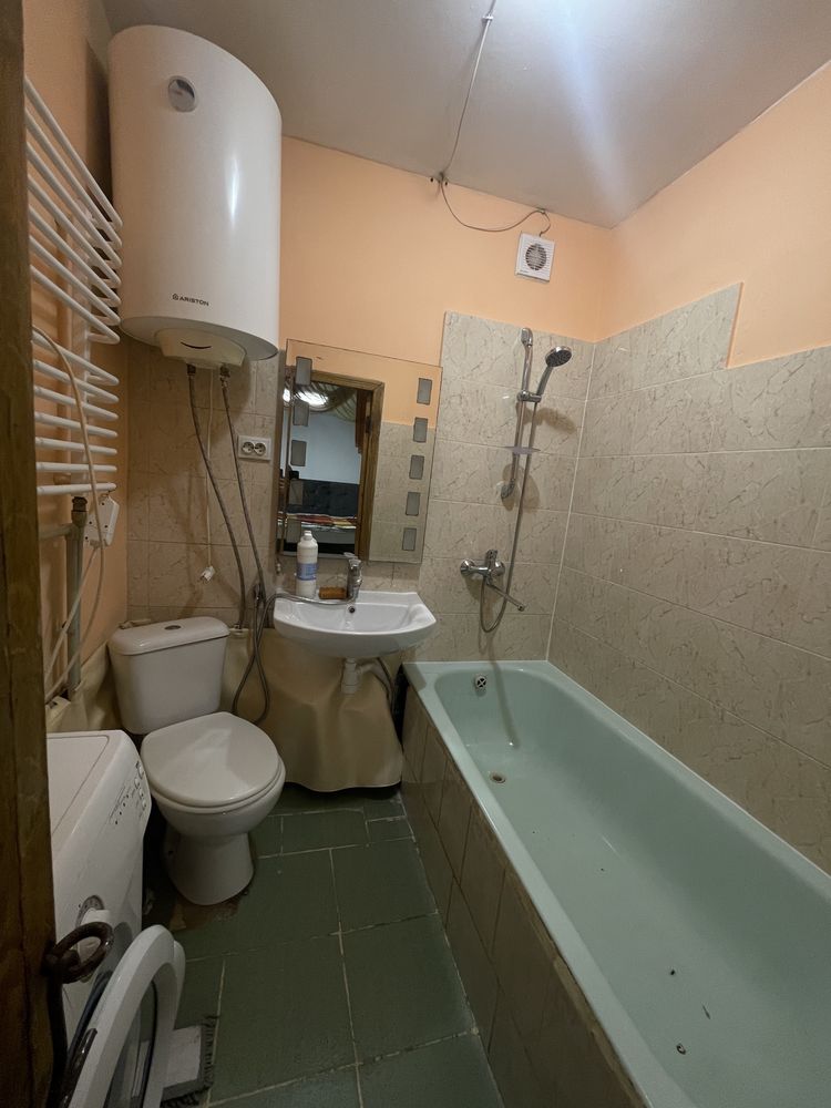 Продам 1-кімнатну квартиру, 40 м², перший поверх, з ремонтом і меблями