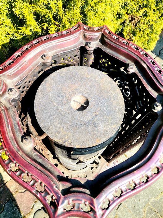 Kominek żeliwny z przełomu XIX i XX wieku - Bretania