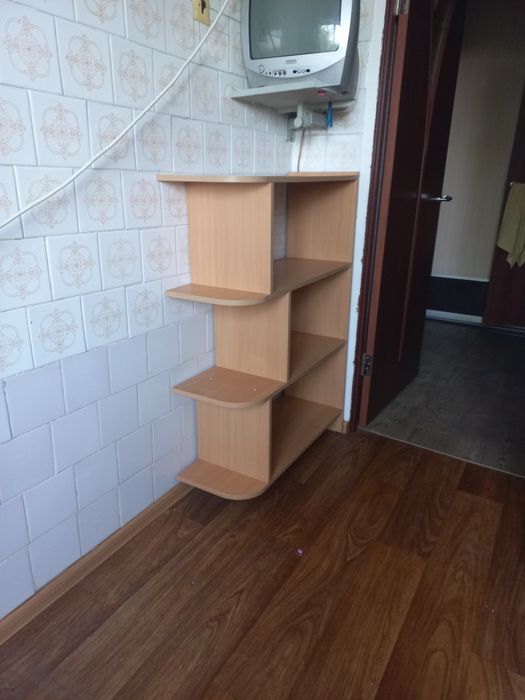 Стелаж в идеальному стані