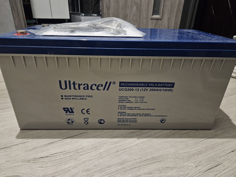 Гібридний інвертор Easun + акамуляторна батарея 200 ah