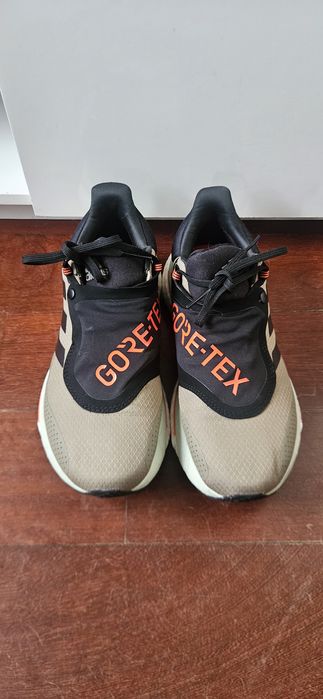 Sapatilhas adidas GORE-TEX  novas