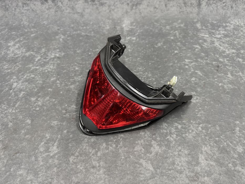 Lampa Honda CBR 125 tył tylna światło reflektor oświetlenie