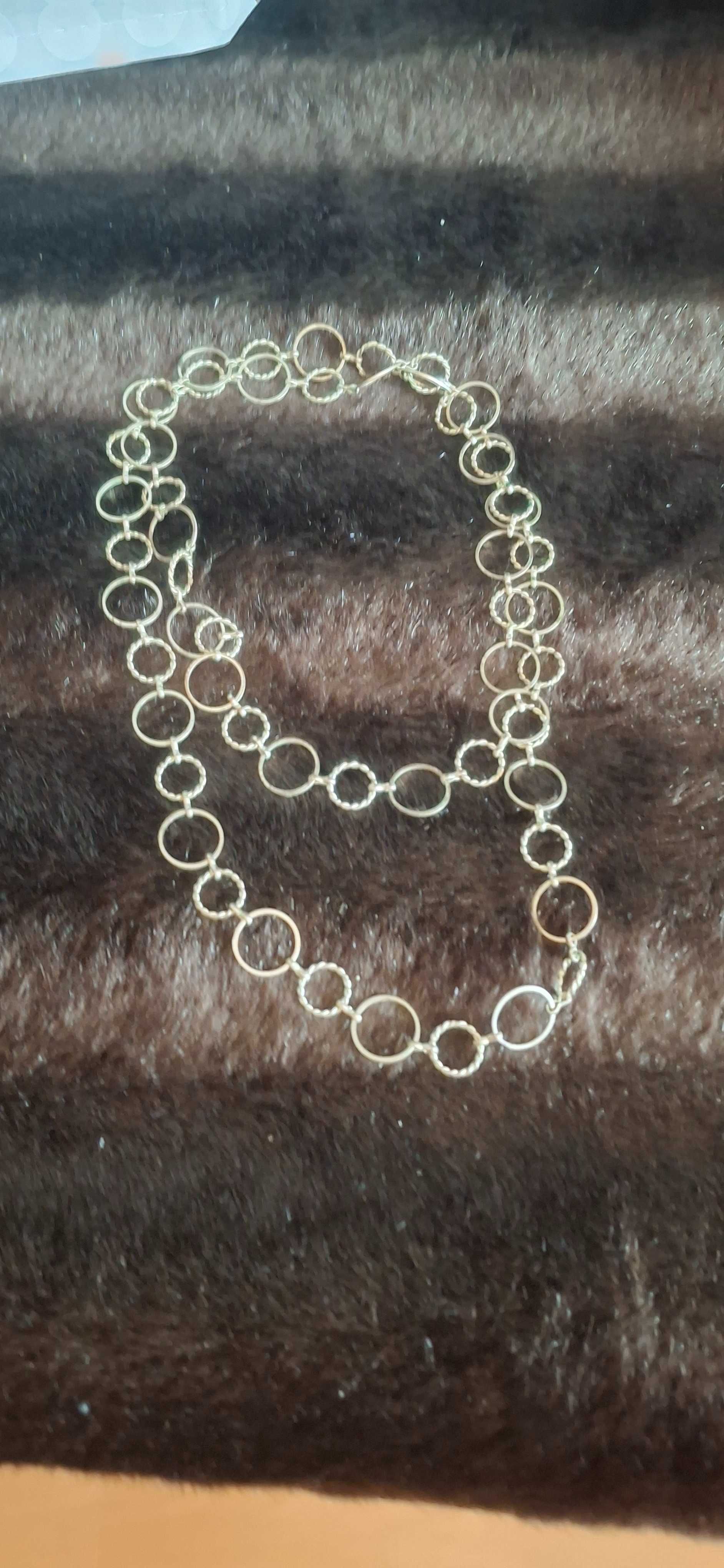 Colar de aros prateado