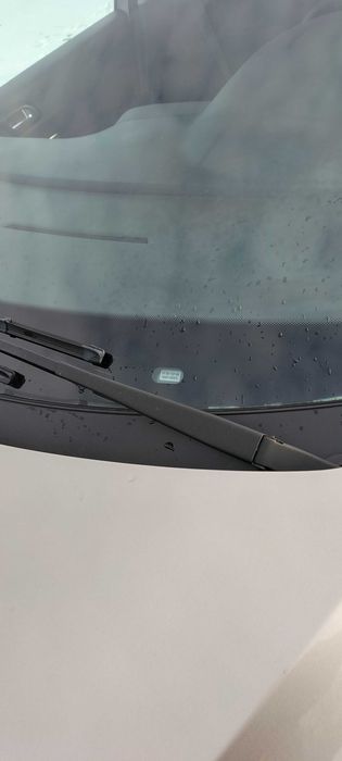 Чудовий автомобіль кросоверр.