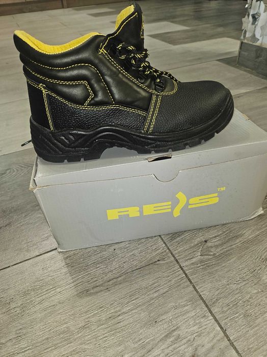 Buty antyprzekłuciowe Rejs roz. 40 NOWE