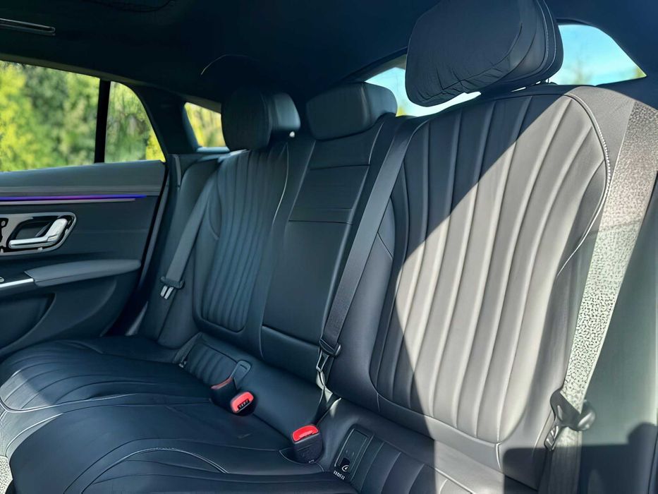 Mercedes-Benz EQS      2022