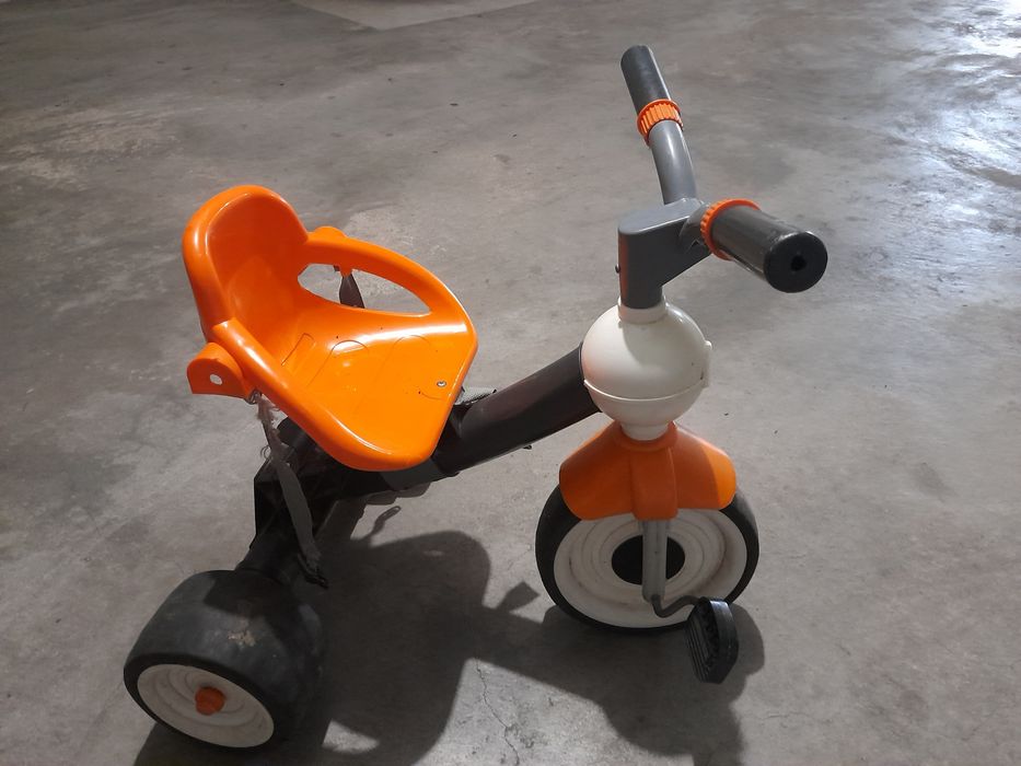 Triciclo com rodas de Borracha