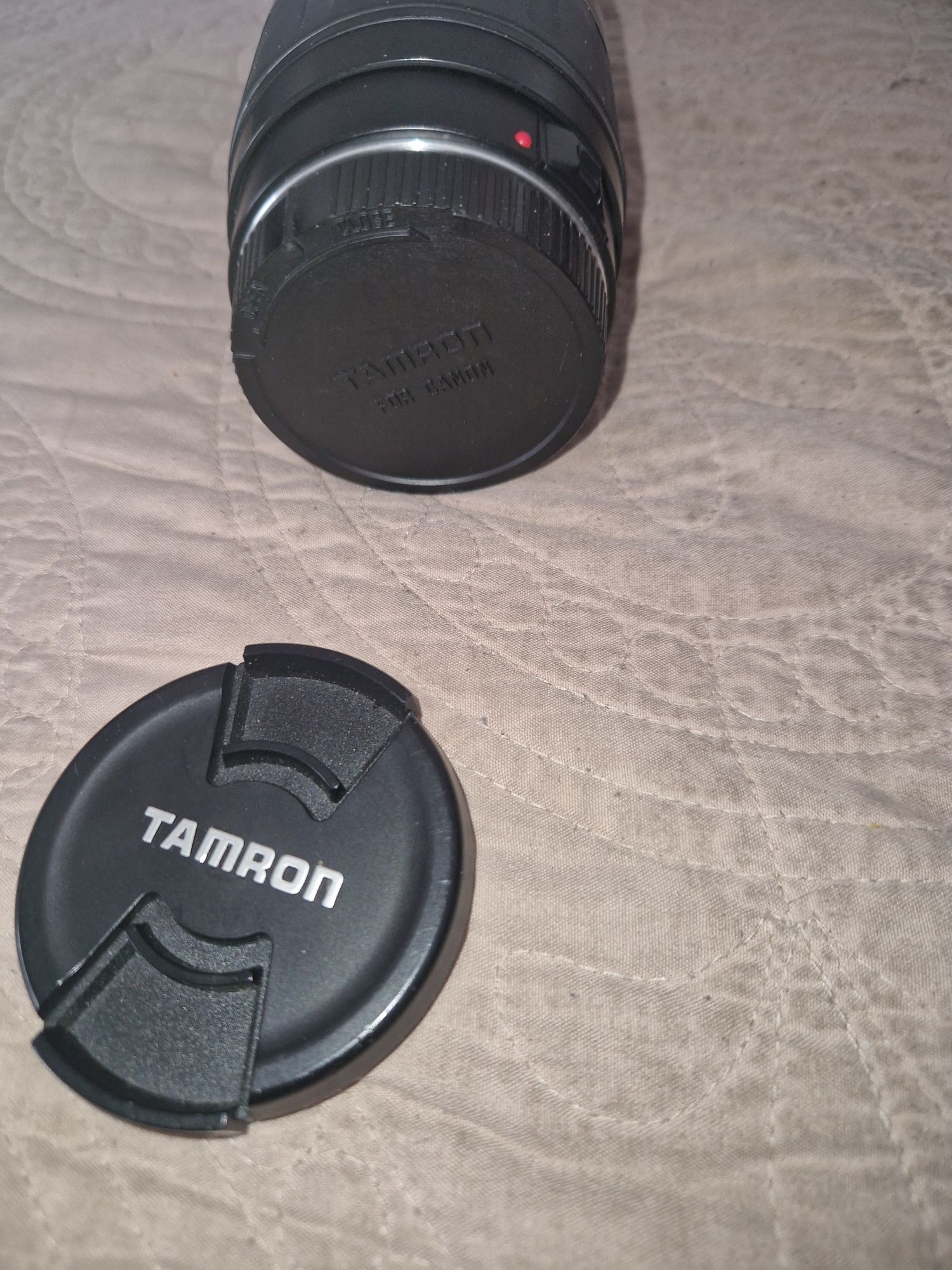 Tamron tele 70 300mm F/4-5.6 Di LD Macro. 
Para Canon