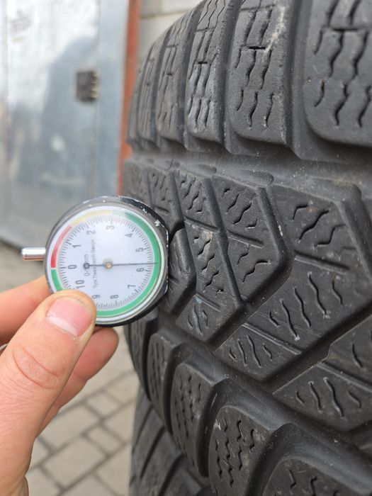 Шина зимова 225 50 17 Pirelli Sotozero 3 215 50 Склад