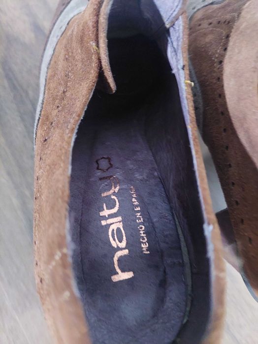 Sapatos em camurça de mulher