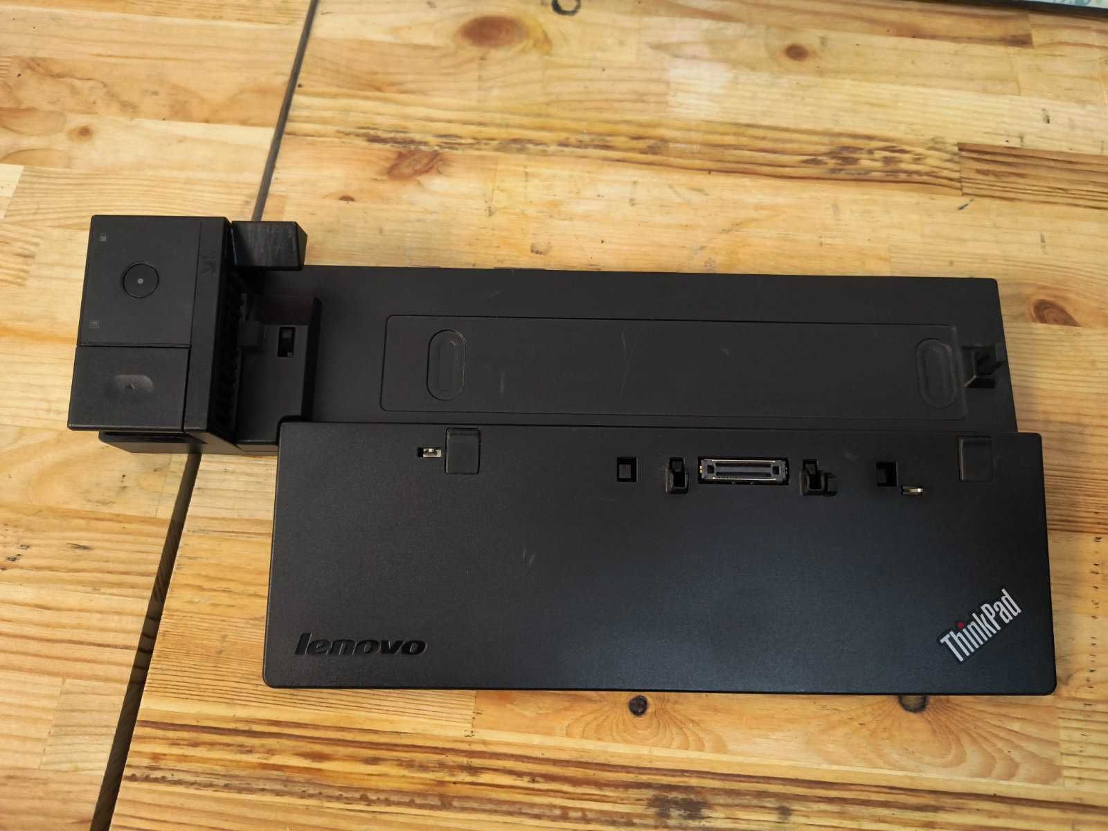 Док станція Lenovo Ultra Dock 40A1 - є кількість