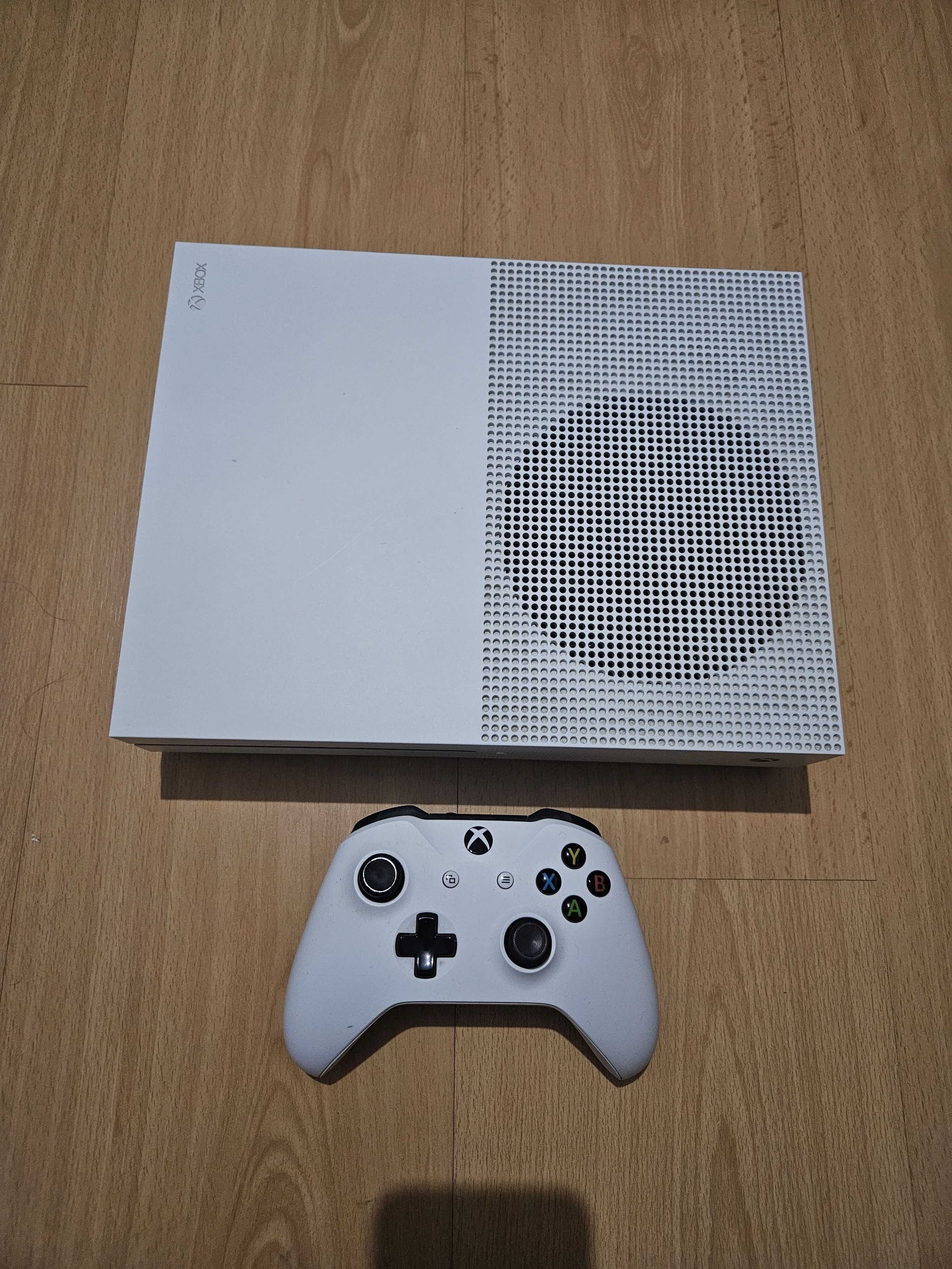 Vendo XBOX ONE S 1 TB Excelente Estado C/Comando