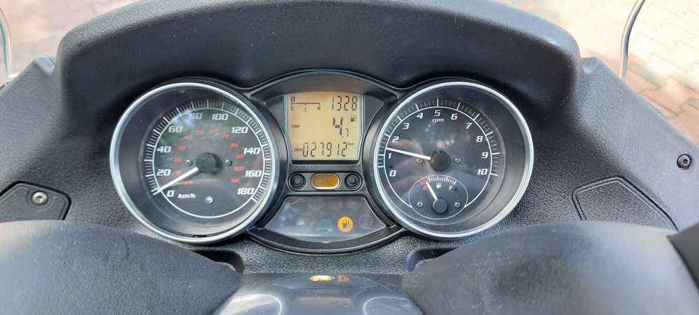 Piaggio Mp3 400 L5e ba kat. B! 2009 ROK kufer czarny matt