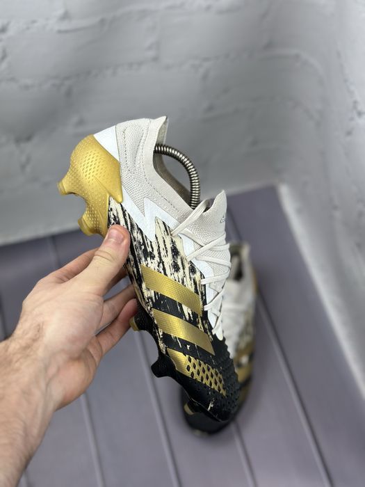Чоловічі футбольні бутси Adidas Predator 20.1 Mutator 40p