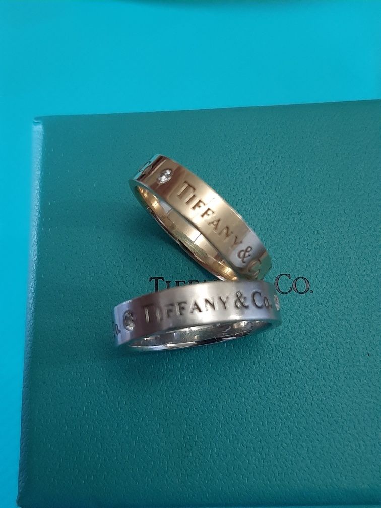 Золотые кольца с бриллиантами Тиффани
