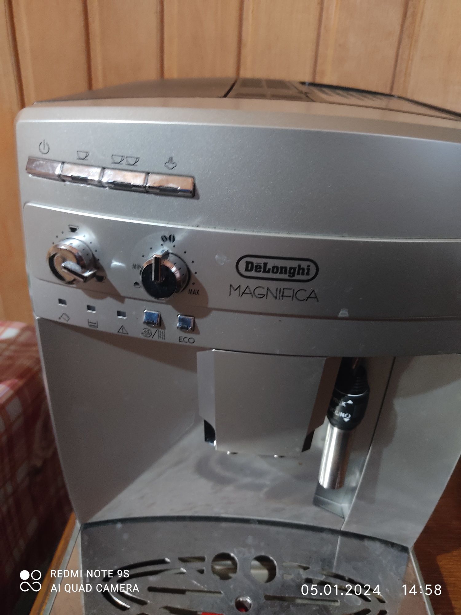 Продам кавову машину Delonghi