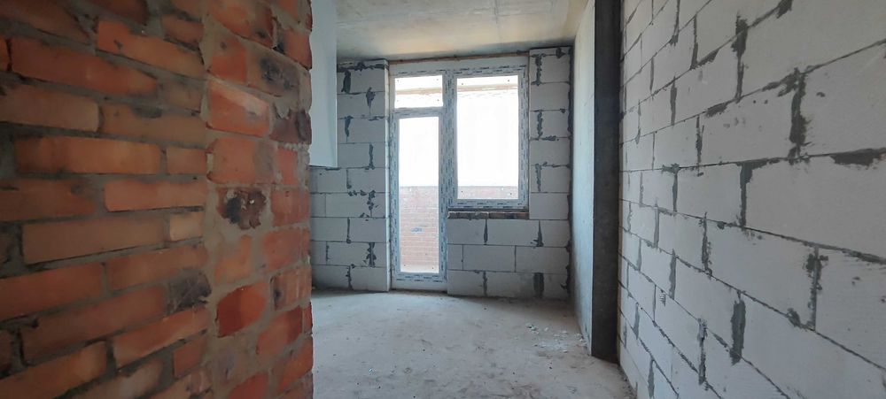 Продається однокімнатна квартира в новобудові.Цегляний будинок.