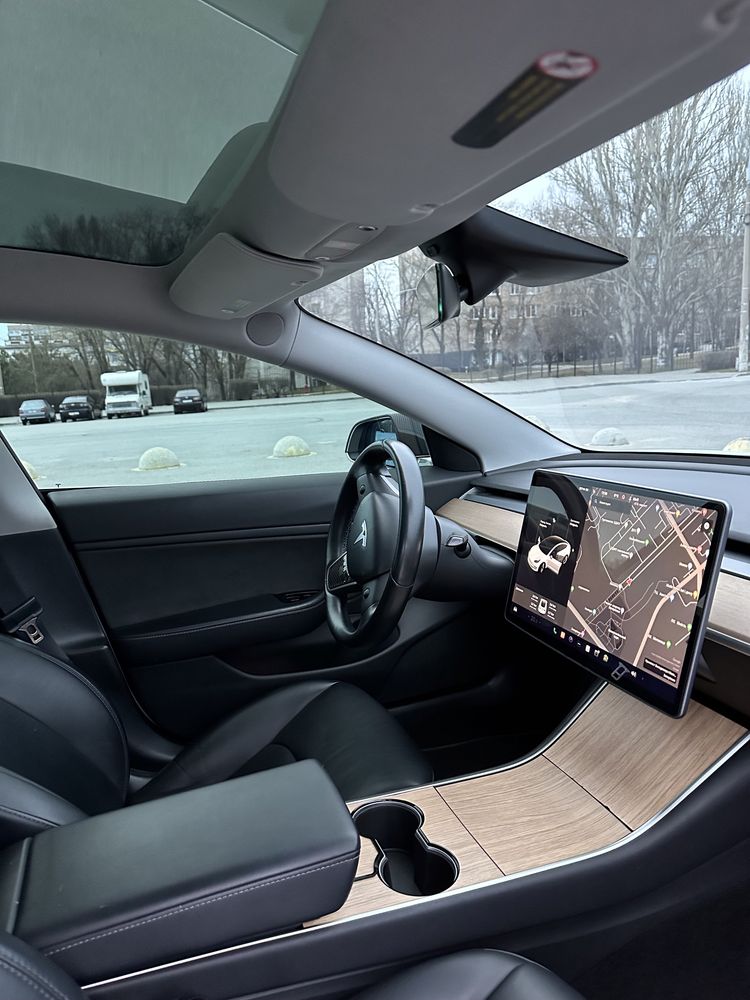 Пррдам Автомобиль Tesla Model 3 Mid Range