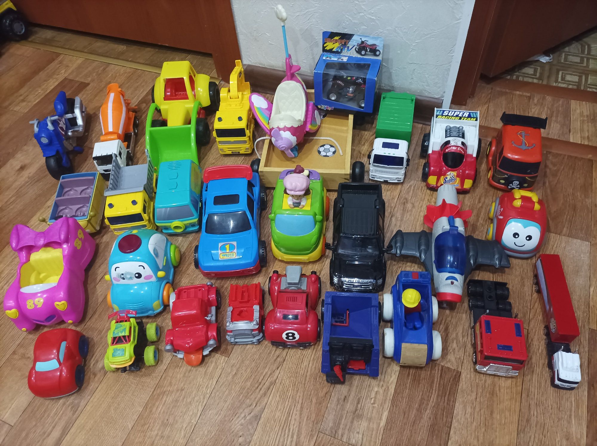 Машинка трактор, авто іграшки для хлопчиків поїз Томас бластер
