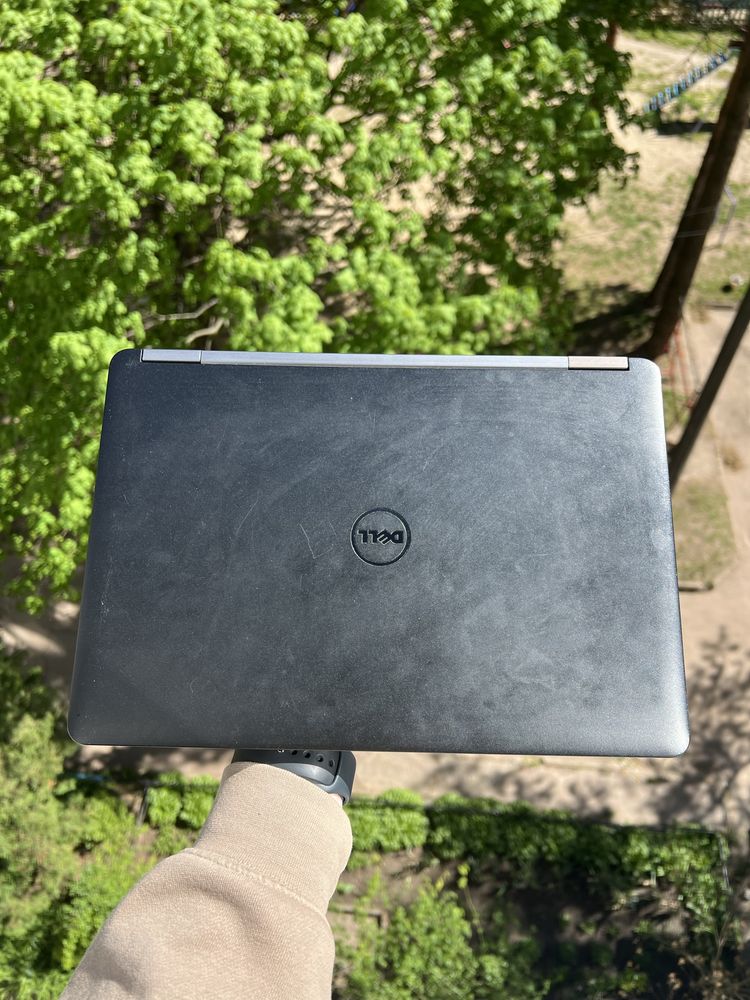 Ноутбук Dell Latitude E5270
