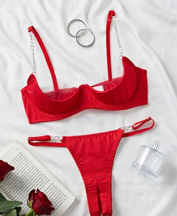 Комплект білизни , червона, нова