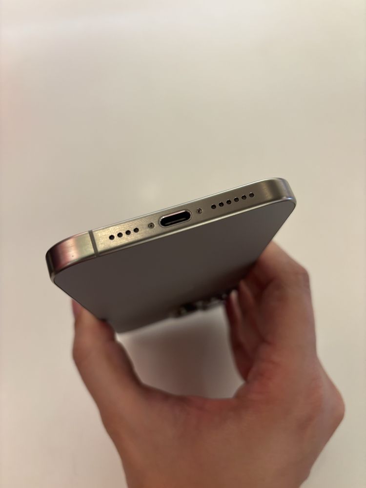 iPhone 15 Pro Max C/Garantia ate 2027