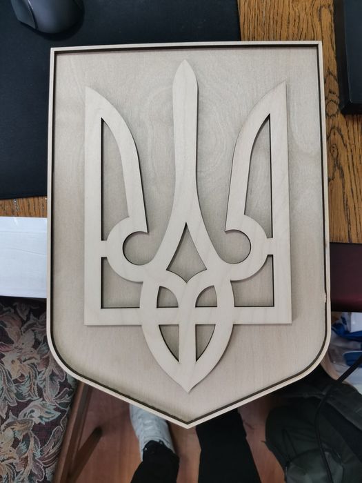 Державний герб/тризуб, фанера 3/6мм, в 2х варіантах (врізний та виступ