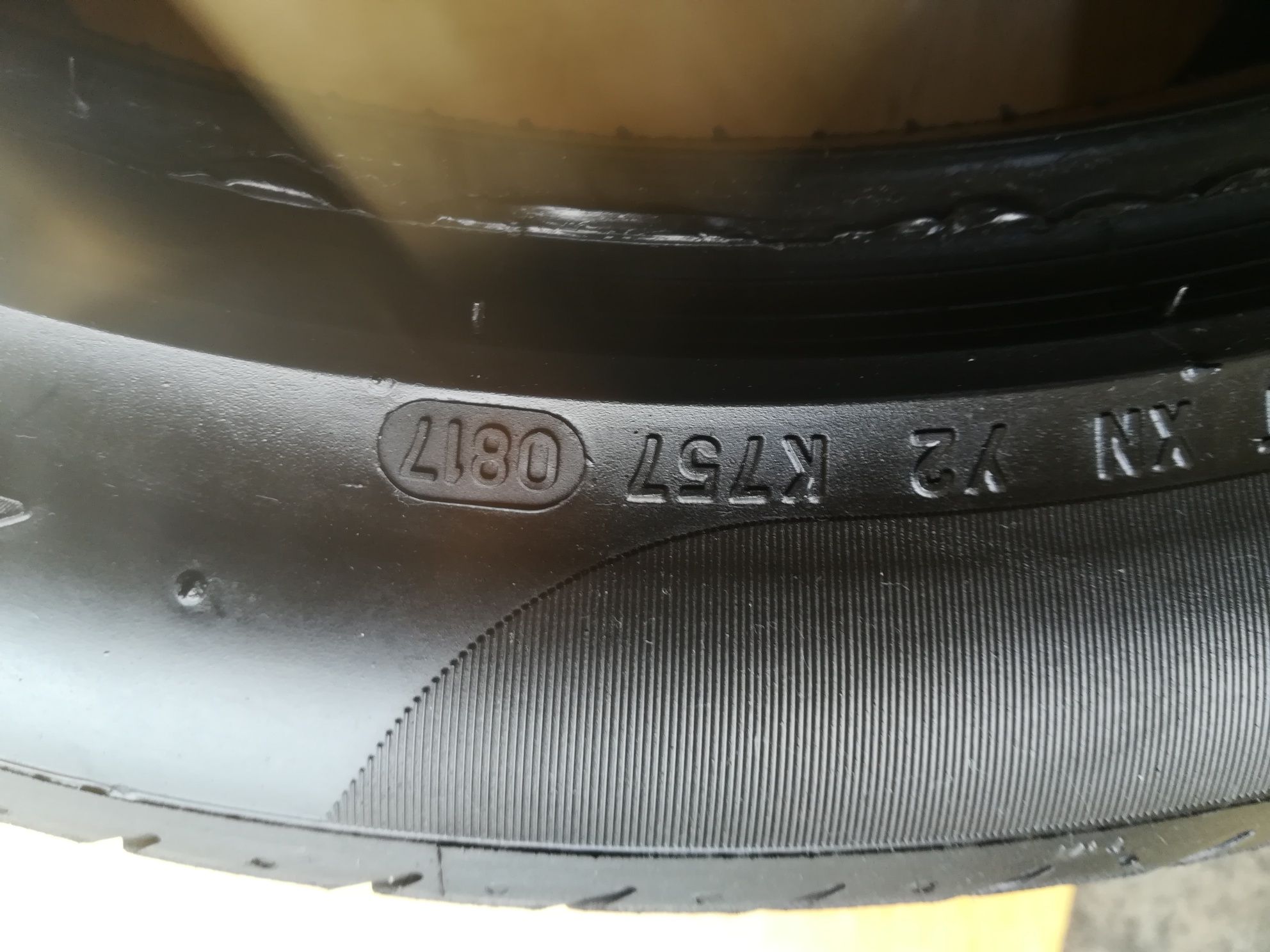 Opona letnia Pirelli P Zero 275/40ZR19 bieżnik 4 mm 0817 uszkodzenia