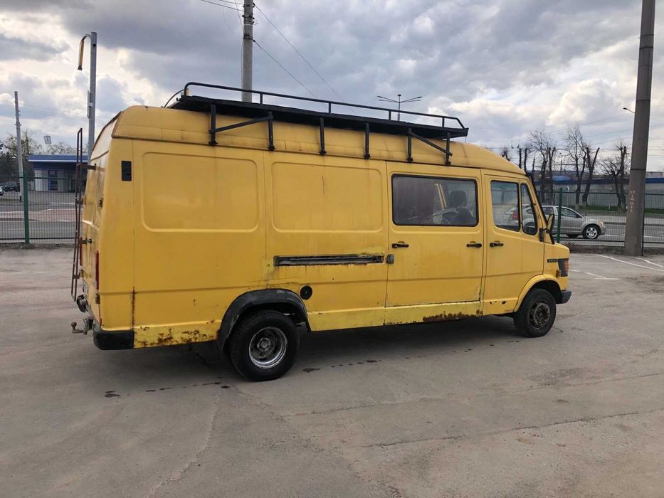 Автобус Mersedes-Bens 410