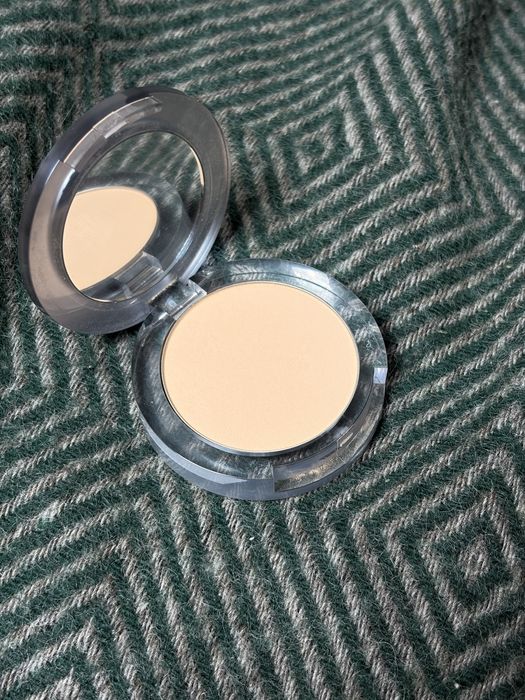 PÜR Puder mineralny z SPF 15 do makijażu