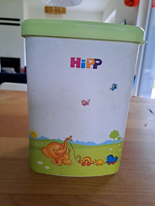 Pudełko na mleko modyfikowane Hipp