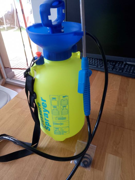 OPRYSKIWACZ ciśnieniowy ręczny ogrodowy spryskiwacz DŁUGA LANCA 5L PAS