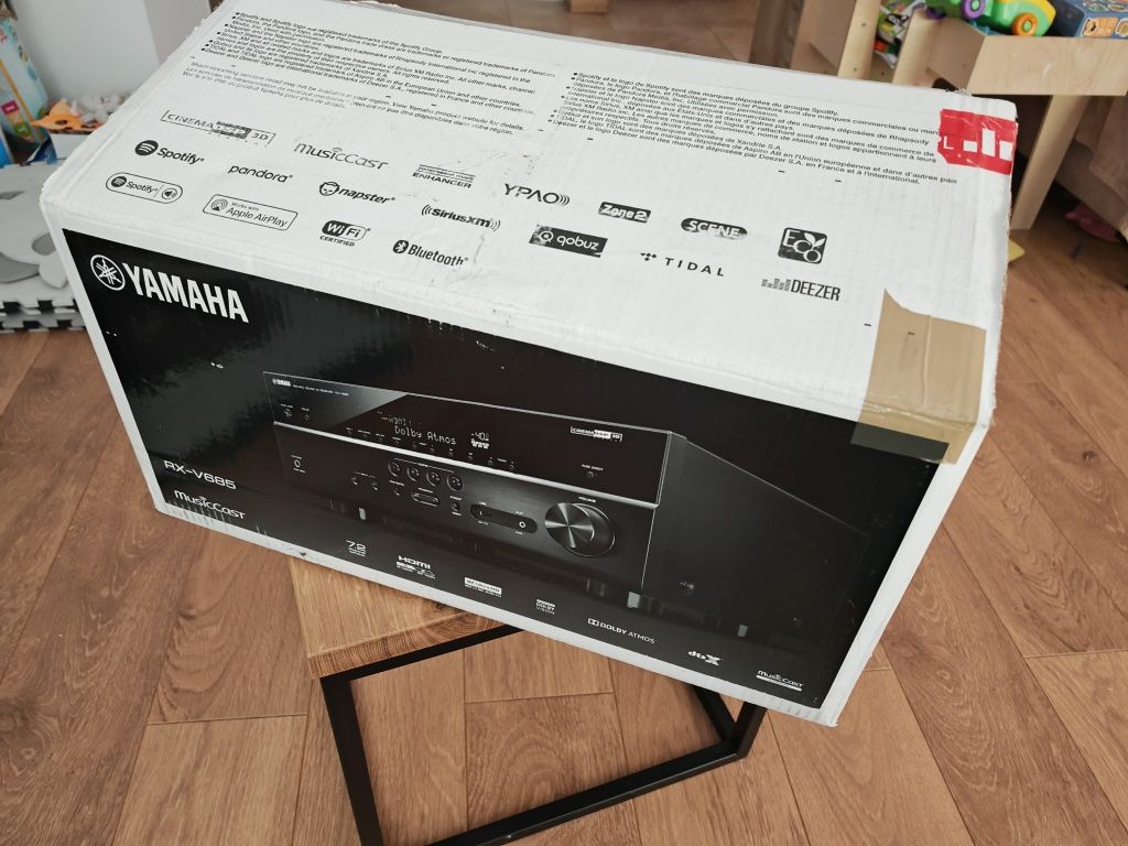 Amplituner Yamaha RX-V685