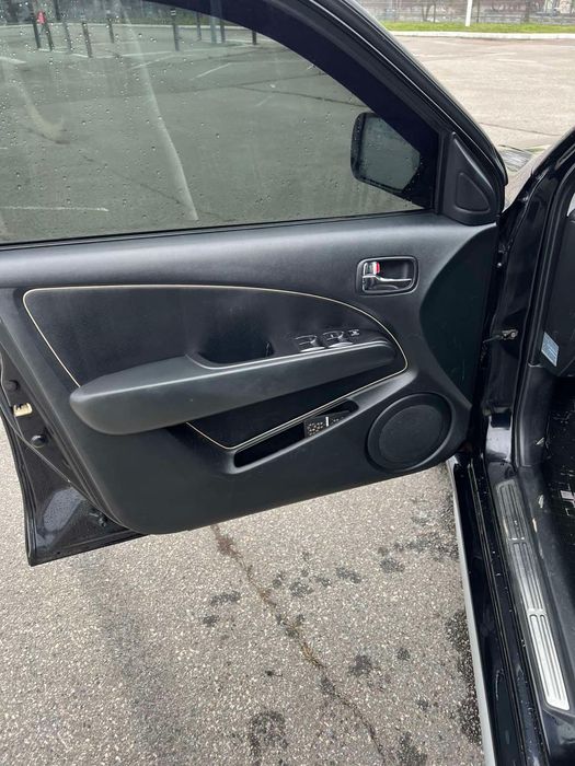 Продам Mitsubishi Outlander