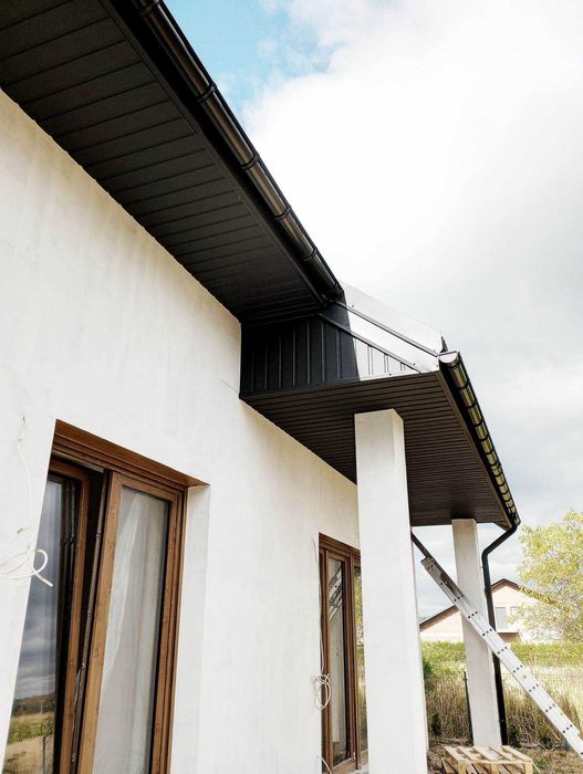 Usługi dekarskie. Okucia kominow ,montaż podbitki ,wymiana rynien .