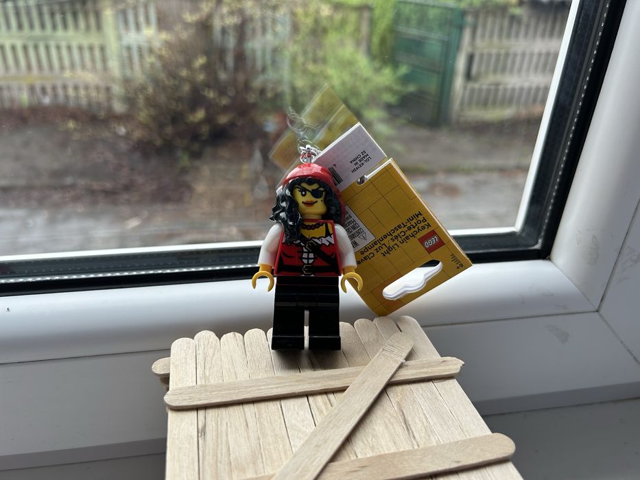 Brelok LEGO Classic Piratka LGL-KE193H z latarką