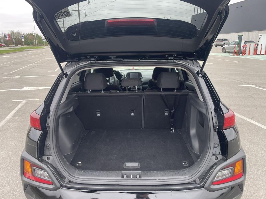 Хюндай кона Hyundai Kona 2.0 бензин. ЗИМОВА ГУМА. АВТОМАТ.