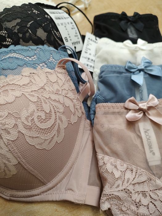 Вишукані комплекти жіночої білизни Acousma