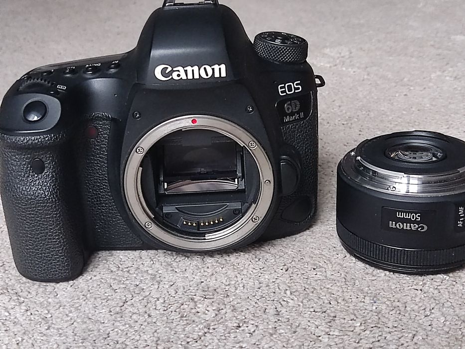 Терміново!  Canon 6D Mark II + додаткові. Пробіг 25 600 кадрів
